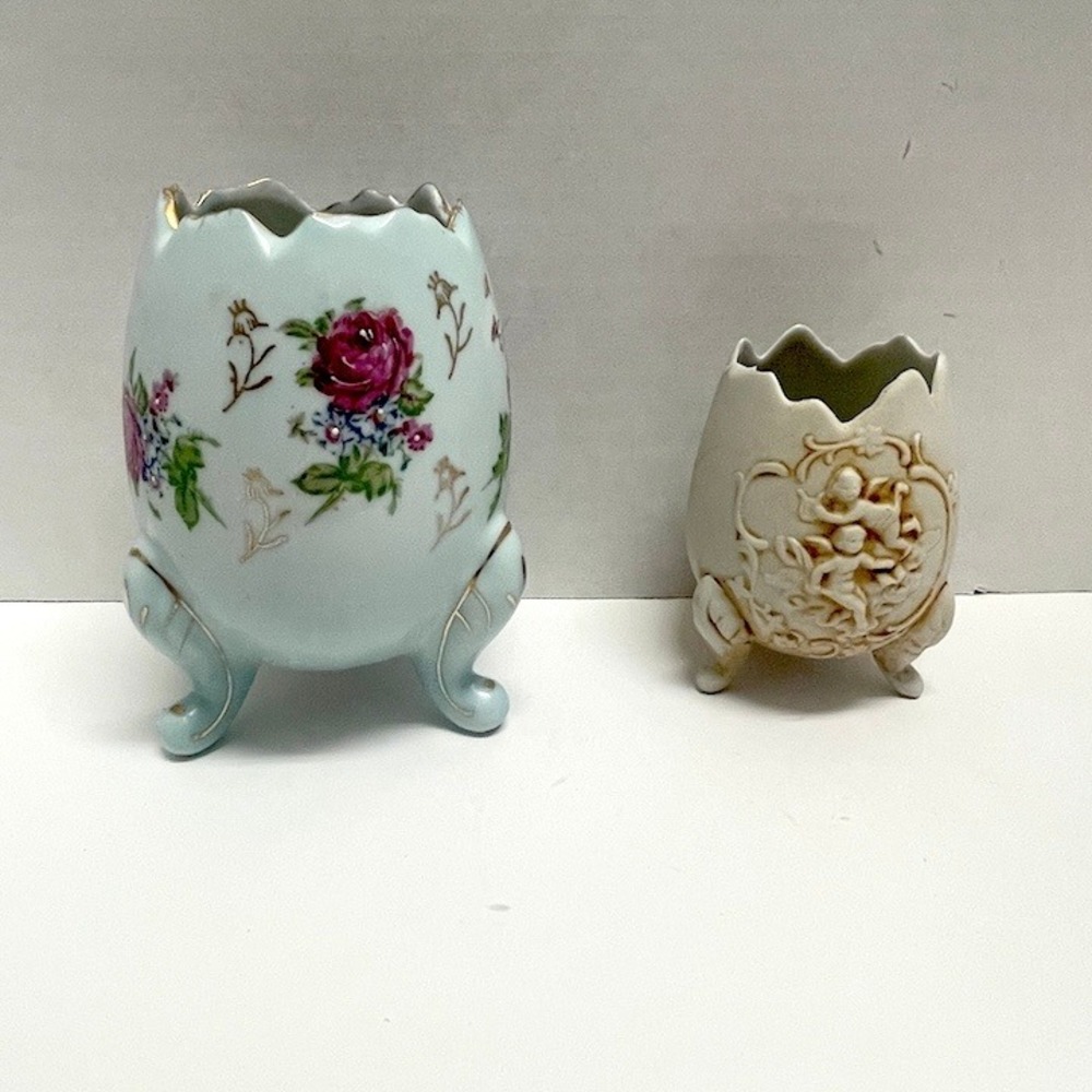 2 Vtg Footed Cracked Egg Vases Napcoware Floral & Lefton Bisque Cherub Japan